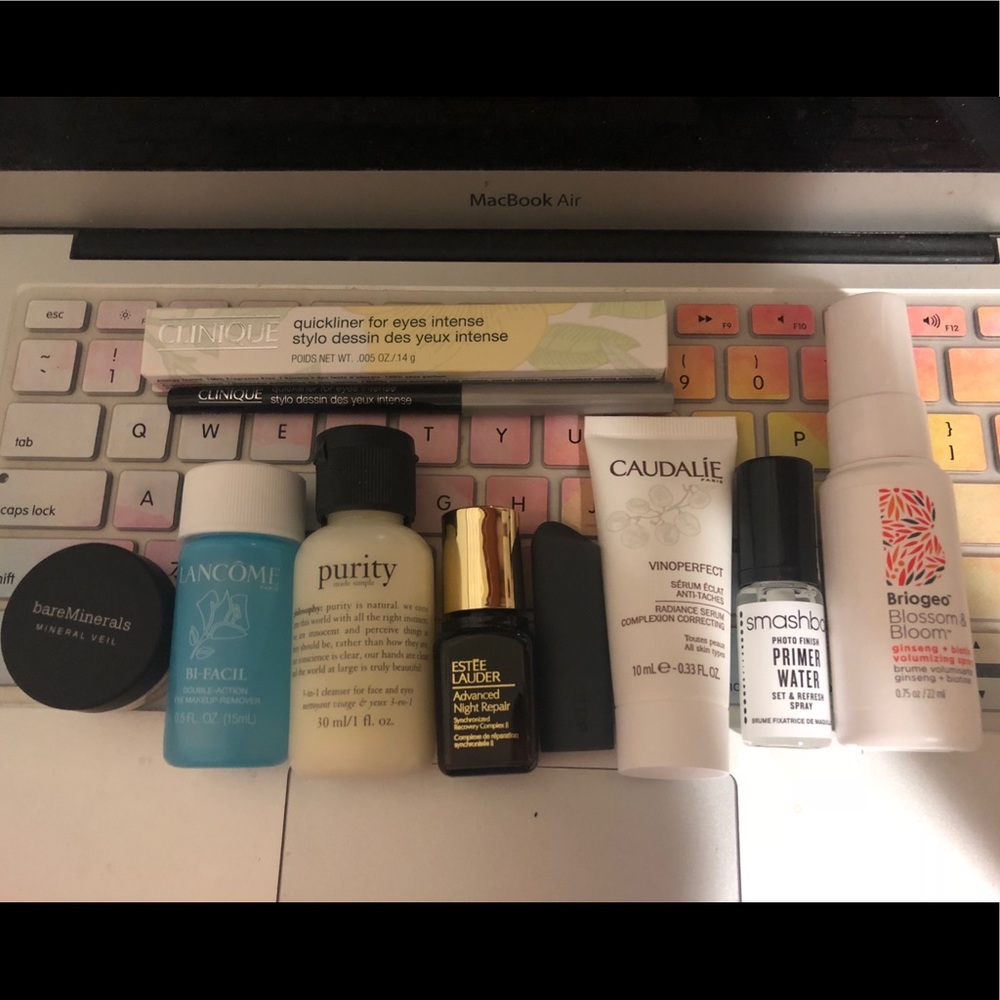 9 brand NEW deluxe beauty samples